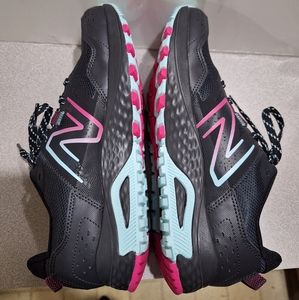 Women's New Balance T410 v8 Sz 8W - Black/Pink/Cyan